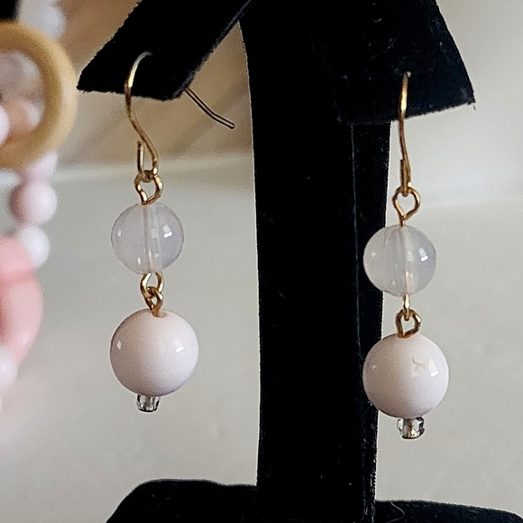 Long Sweater Necklace Wood and light Pink Acrylic Necklace Matching Earrings Set - Picture 8 of 8